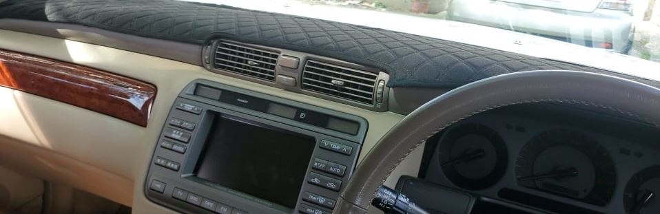 moonlight fleece dash mat – toyota crown majesta uzs171 17 series (black)