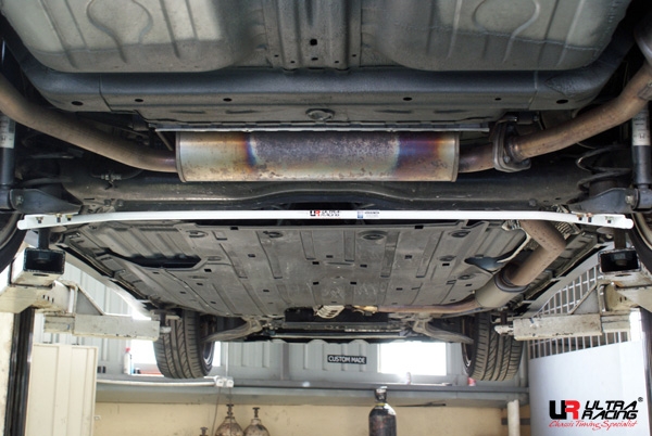 ultra racing rear sway bar – honda civic fn2 type r (18mm)